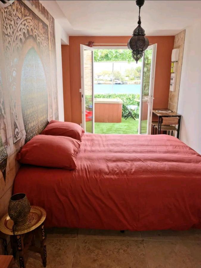 Suite Jaccuzzi En Camargue Port-Saint-Louis-du-Rhône Buitenkant foto