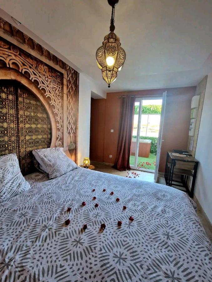 Suite Jaccuzzi En Camargue Port-Saint-Louis-du-Rhône Buitenkant foto